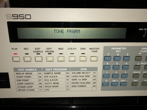 Akai s950 - akai,