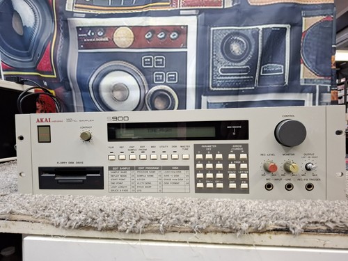 Akai s900 digital rackmount - akai,